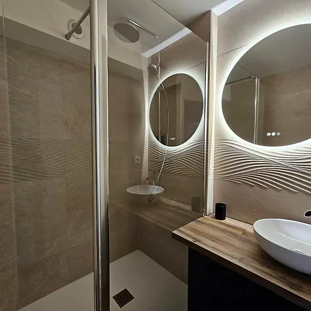 Apartment Ocea Marina Vue Refait A Neuf Avec Parking Privatif Deauville